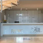 Apartment 617 W Polonia *