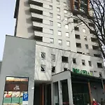 Apartment 617 W Polonia