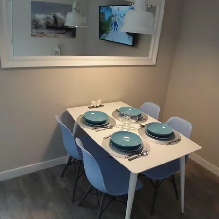 617 W Polonia Apartment