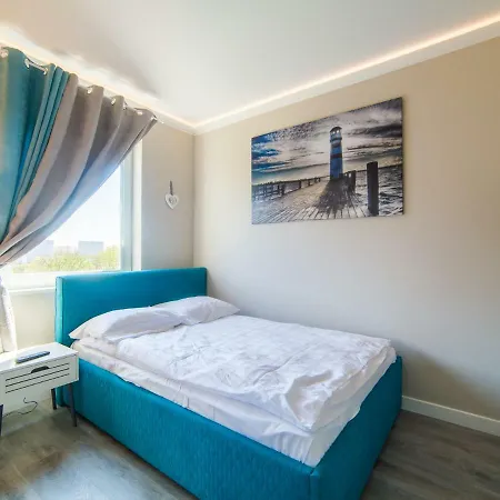 617 W Polonia Apartment