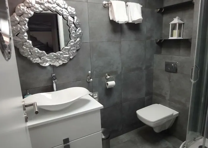 617 W Polonia 아파트 *